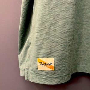 Tracksmith Men’s Session shirt, size XL.